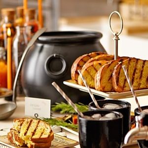 Williams Sonoma Cauldron Serving Bowl - Thumbnail 4